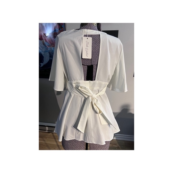 Jade & Juliet Blouse - Picture 2 of 2